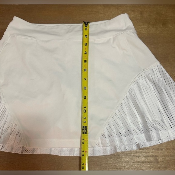Underamour White Tennis Skorts Small - Picture 4 of 10